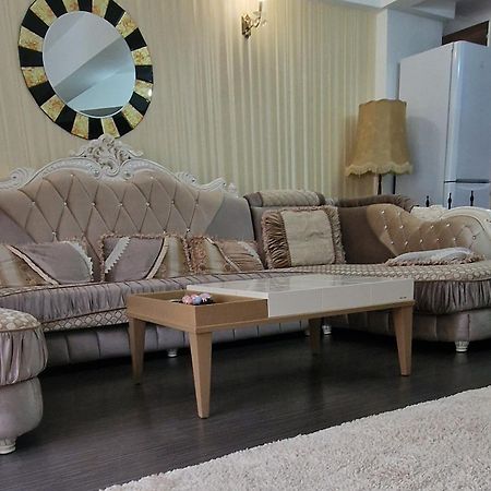 Hotel Jolie Apartments Галац Екстер'єр фото