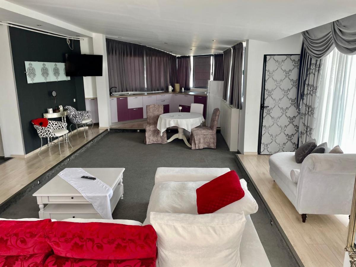 Hotel Jolie Apartments Галац Екстер'єр фото