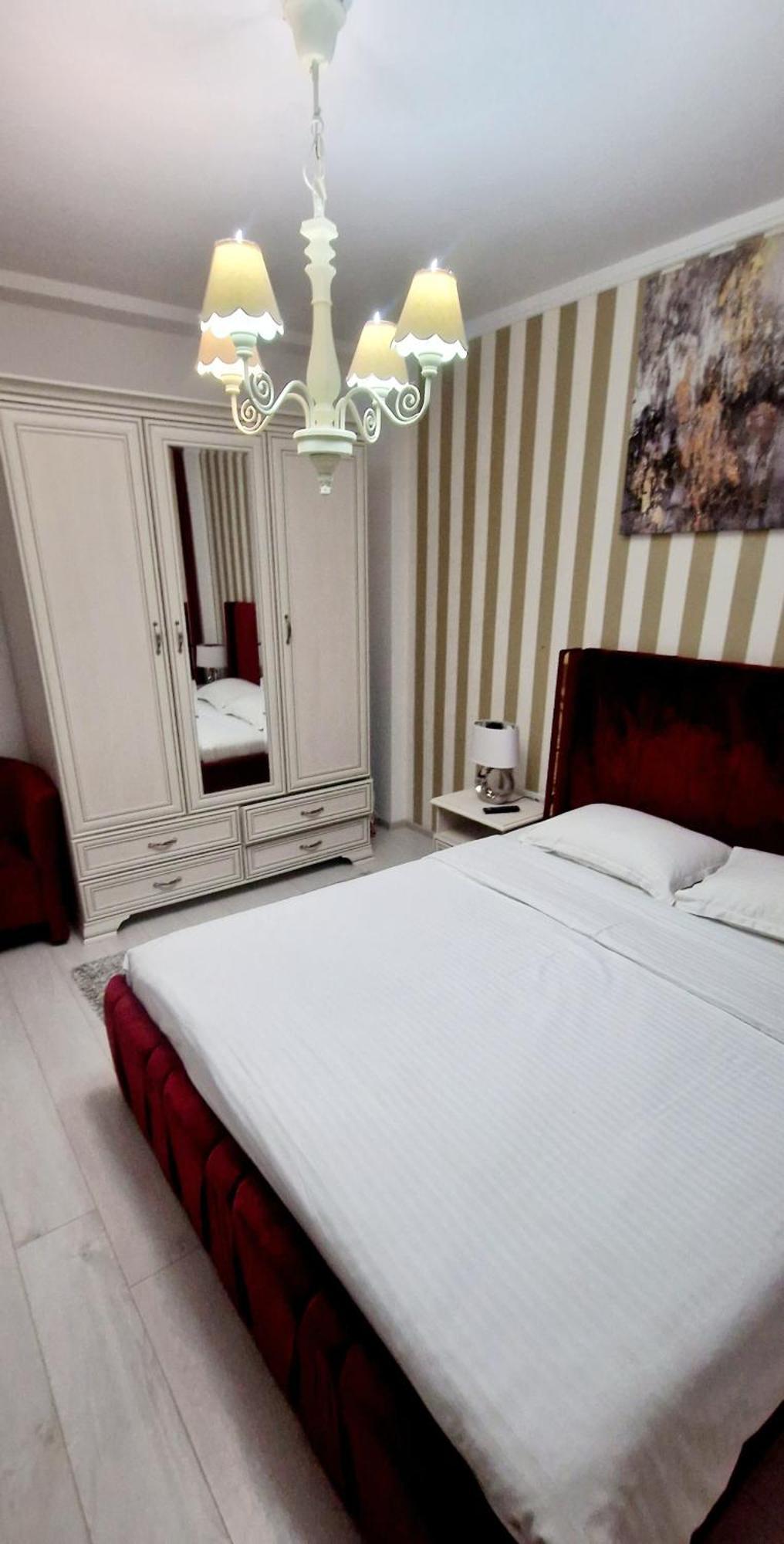 Hotel Jolie Apartments Галац Екстер'єр фото