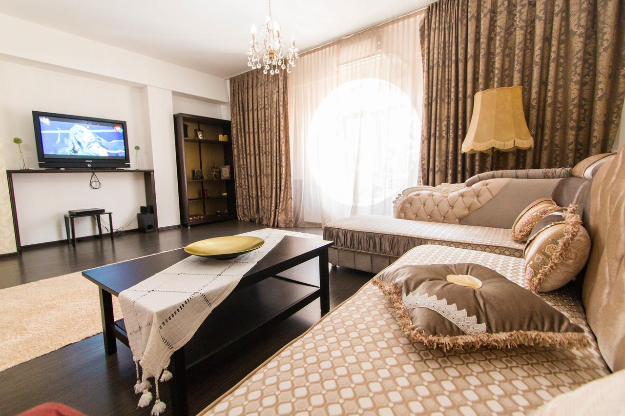 Hotel Jolie Apartments Галац Екстер'єр фото
